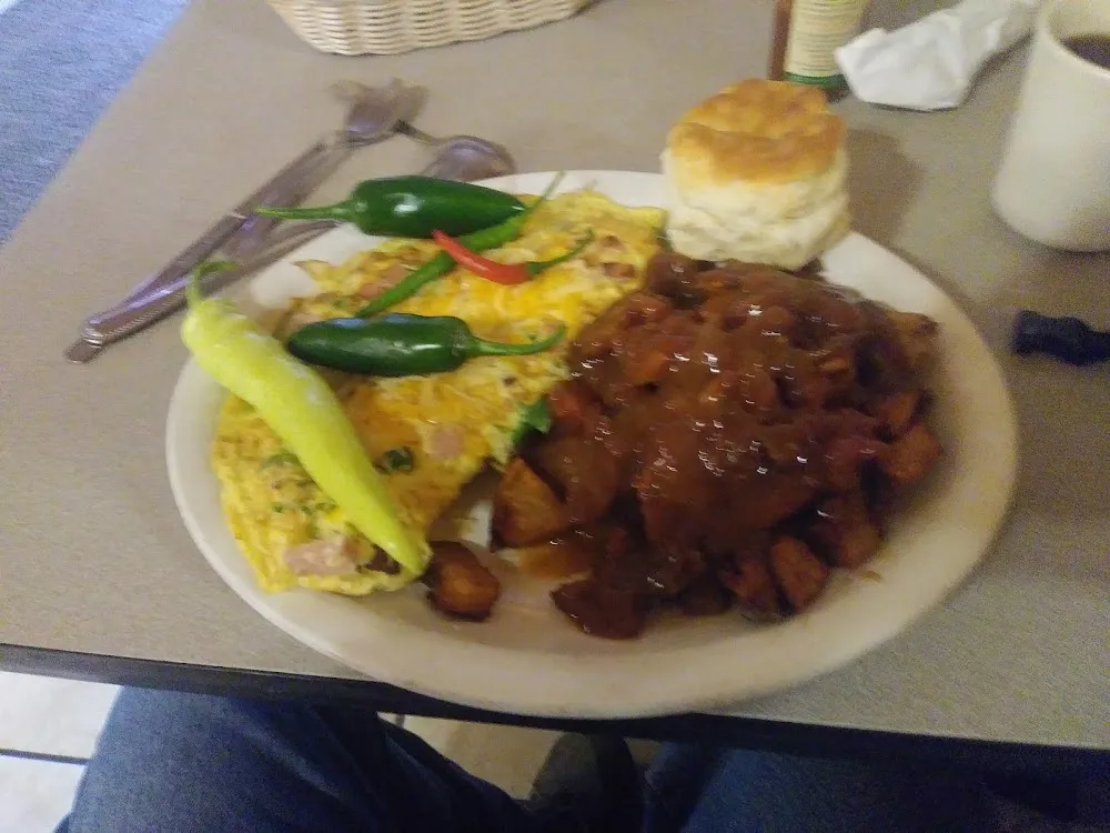 Ham N Cheeze Omlet Home Fries Wtomato Gravy Biscuit the Pepers I Brought from My Plants
